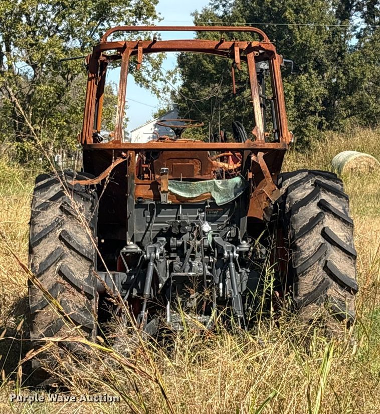 image for item FI0016 2023 Kubota M5-111HDC MFWD tractor