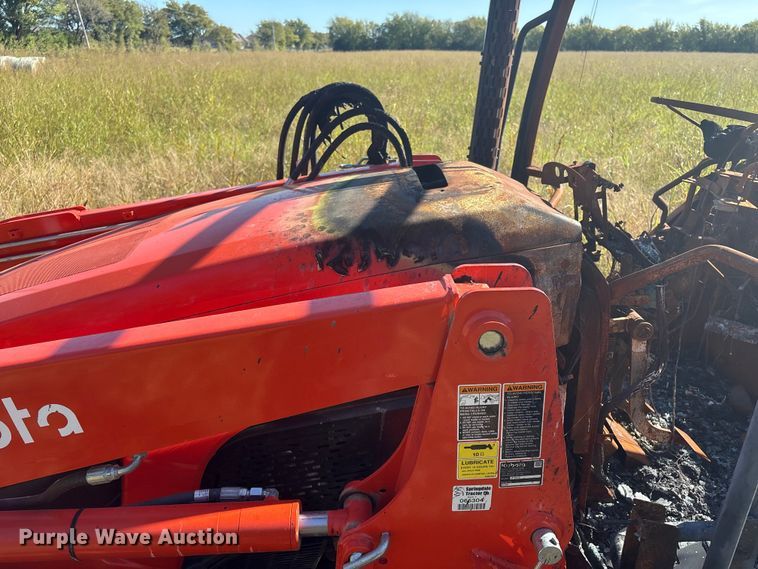 image for item FI0016 2023 Kubota M5-111HDC MFWD tractor