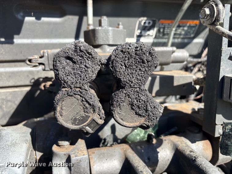 image for item FI0016 2023 Kubota M5-111HDC MFWD tractor