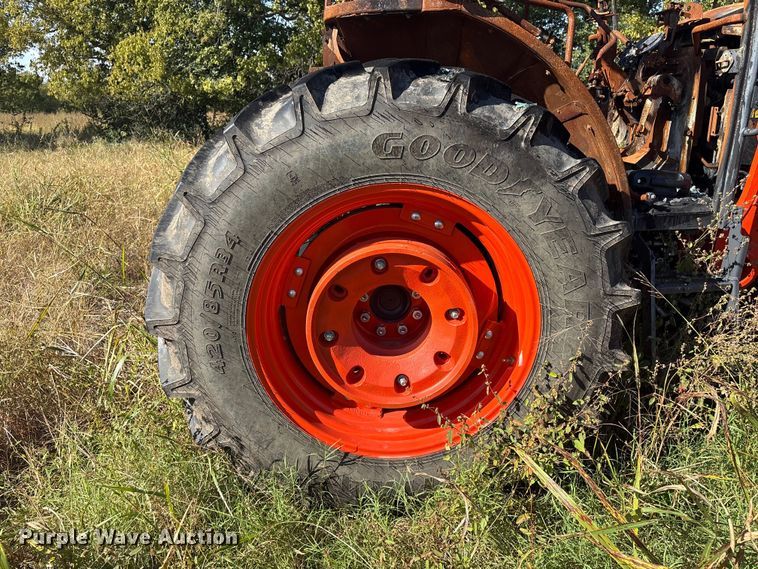 image for item FI0016 2023 Kubota M5-111HDC MFWD tractor