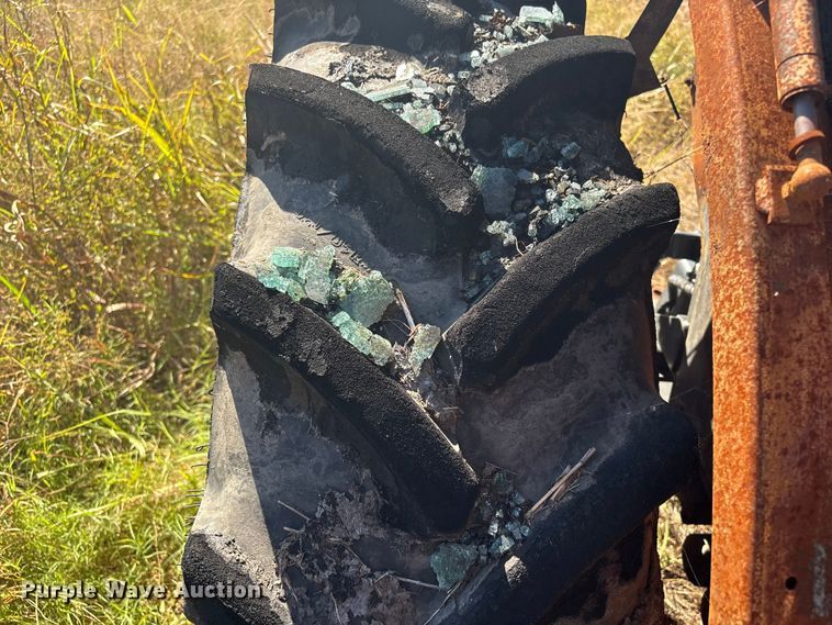 image for item FI0016 2023 Kubota M5-111HDC MFWD tractor