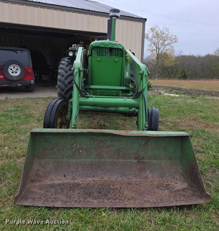 image for item FI0614 1963 John Deere 3010 tractor