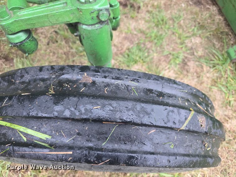 image for item FI0614 1963 John Deere 3010 tractor