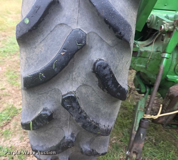 image for item FI0614 1963 John Deere 3010 tractor