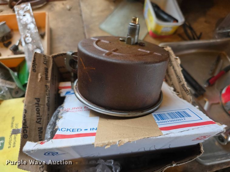 image for item FI0614 1963 John Deere 3010 tractor