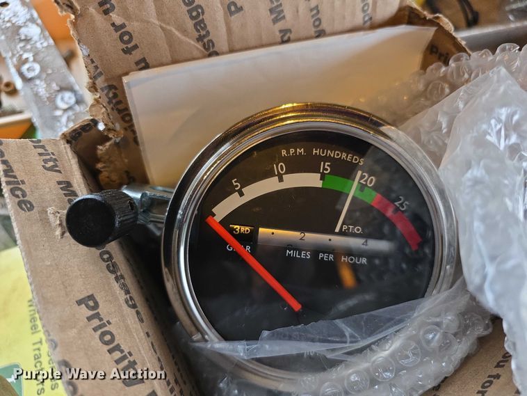 image for item FI0614 1963 John Deere 3010 tractor