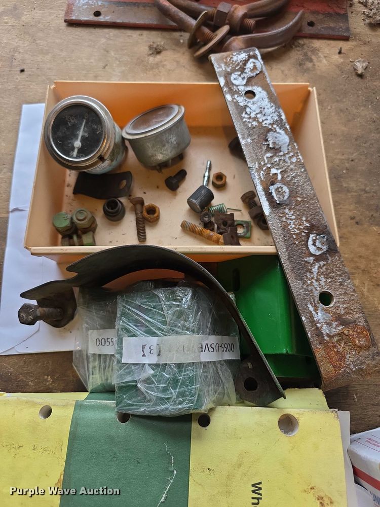 image for item FI0614 1963 John Deere 3010 tractor