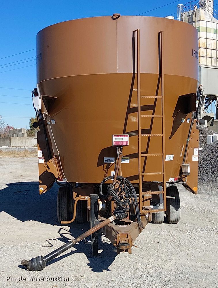 image for item FK0540 Kirby LP1400  bale processor