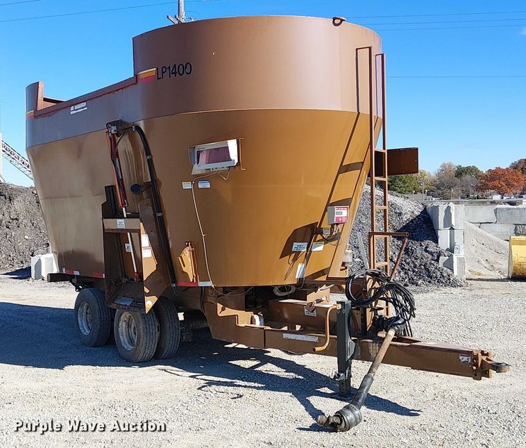 image for item FK0540 Kirby LP1400  bale processor