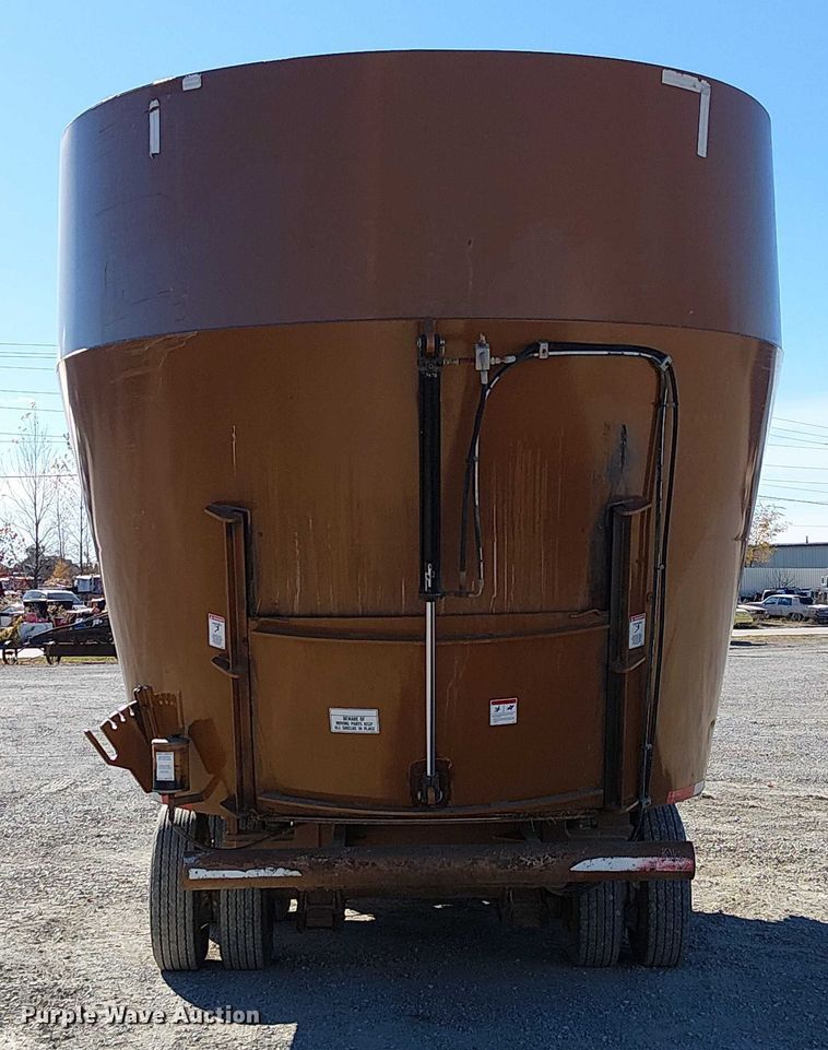 image for item FK0540 Kirby LP1400  bale processor