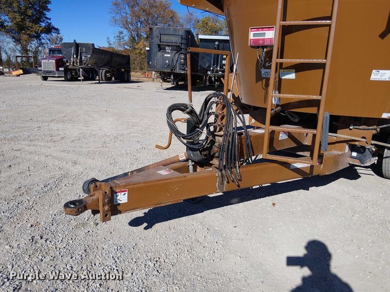 image for item FK0540 Kirby LP1400  bale processor