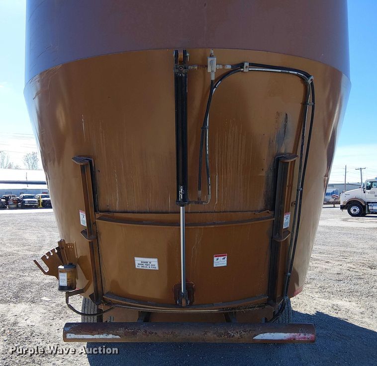 image for item FK0540 Kirby LP1400  bale processor