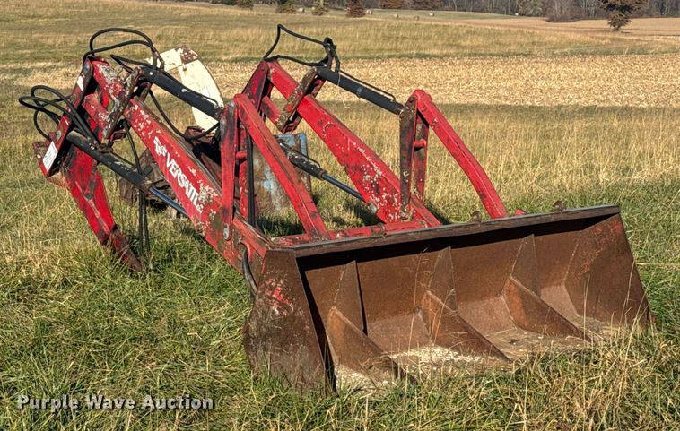 image for item FK0586 Versatile 2360 loader