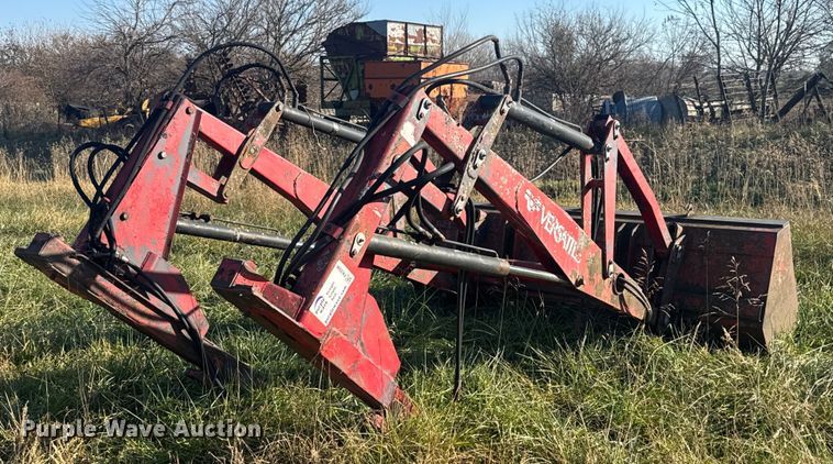 image for item FK0586 Versatile 2360 loader