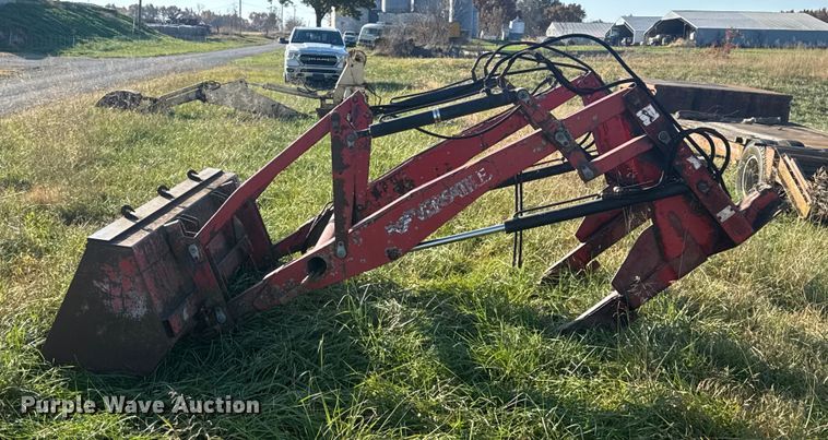 image for item FK0586 Versatile 2360 loader