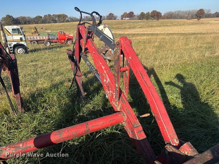 image for item FK0586 Versatile 2360 loader