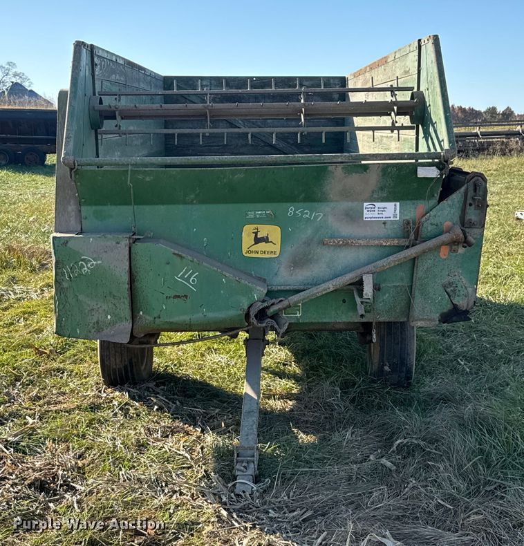 image for item FK0589 John Deere 214 silage wagon