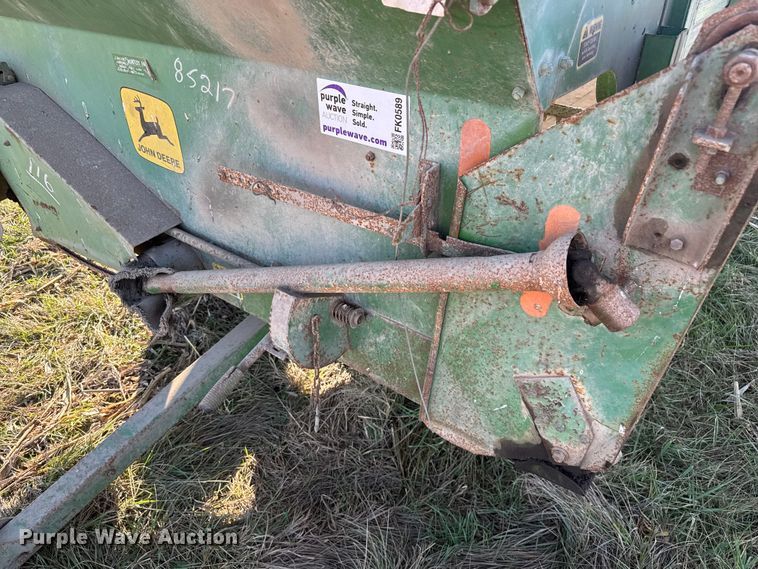 image for item FK0589 John Deere 214 silage wagon