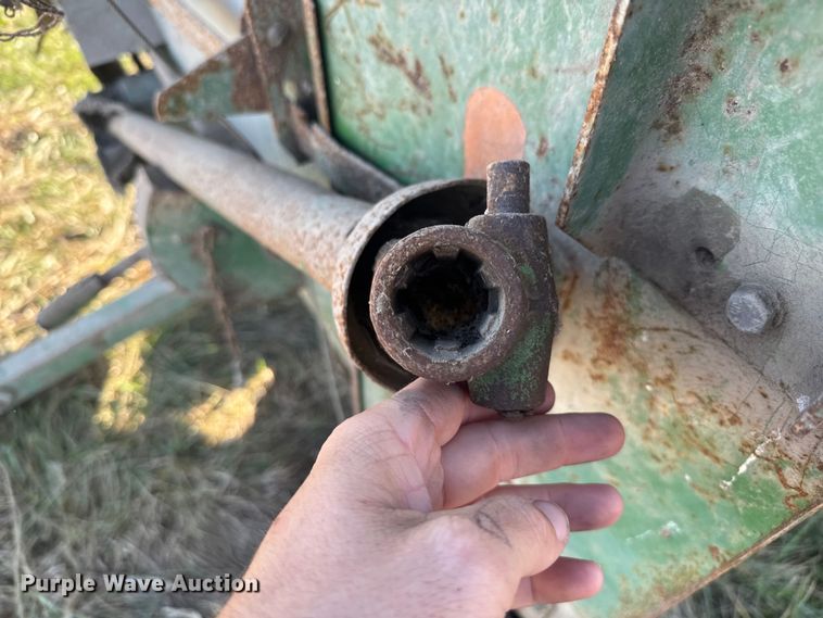 image for item FK0589 John Deere 214 silage wagon