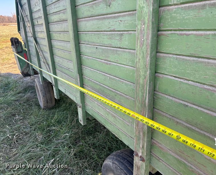 image for item FK0589 John Deere 214 silage wagon