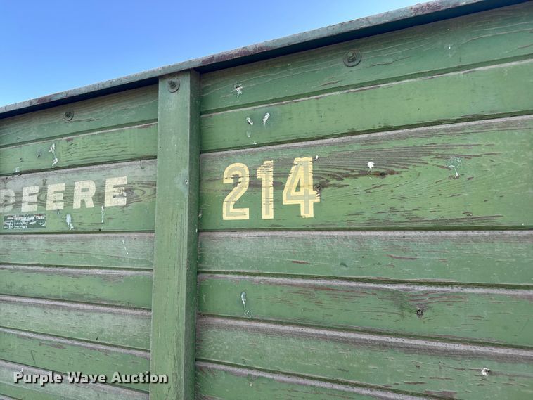 image for item FK0589 John Deere 214 silage wagon