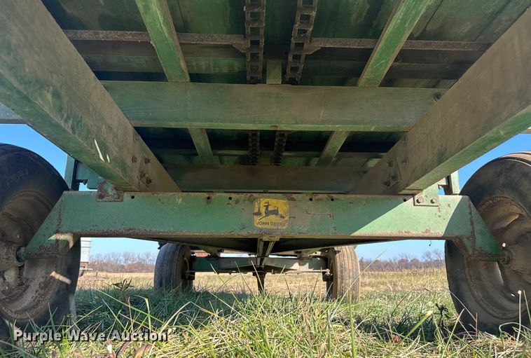 image for item FK0589 John Deere 214 silage wagon