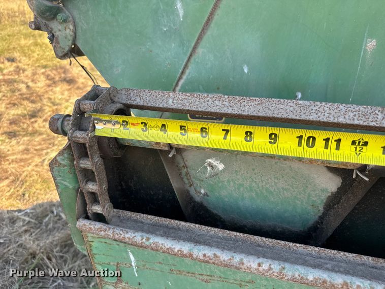 image for item FK0589 John Deere 214 silage wagon