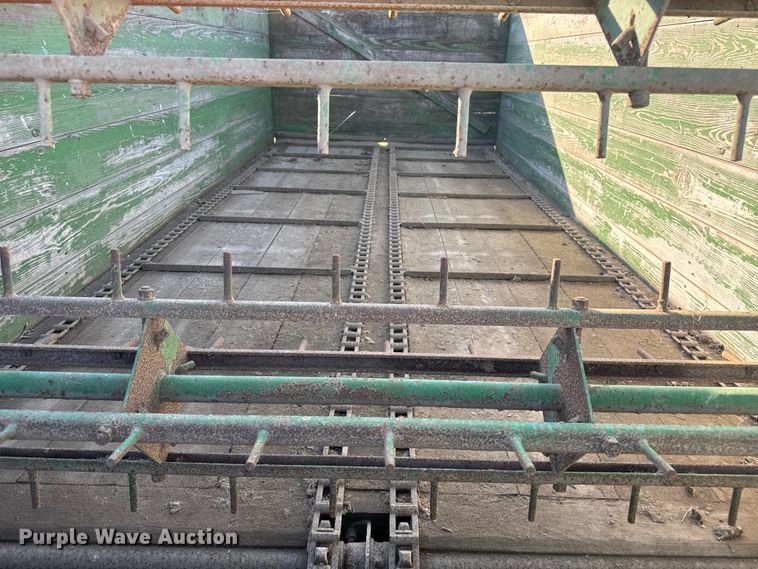 image for item FK0589 John Deere 214 silage wagon