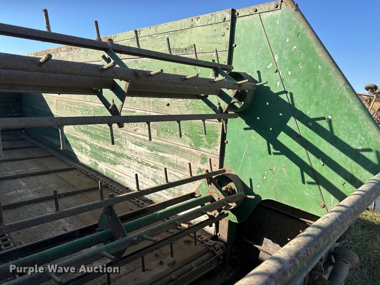image for item FK0589 John Deere 214 silage wagon