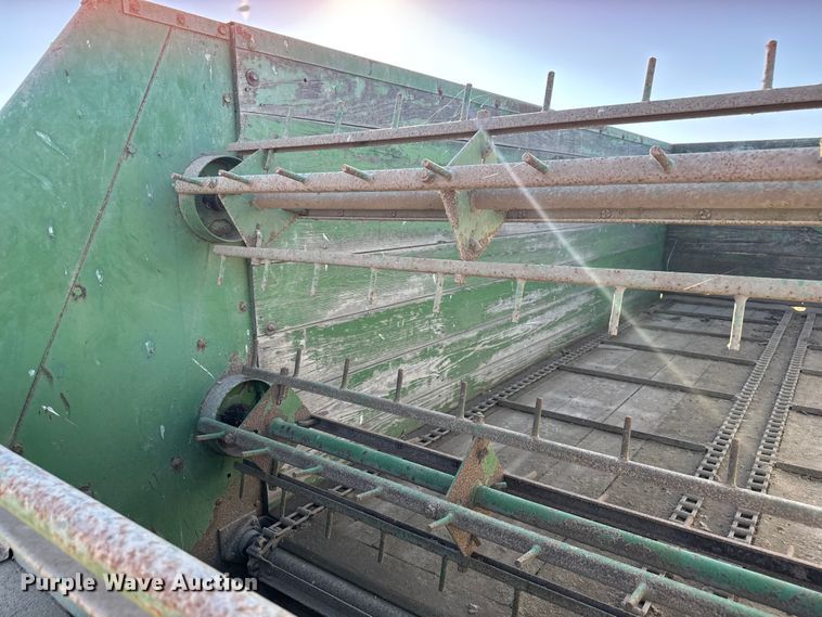 image for item FK0589 John Deere 214 silage wagon