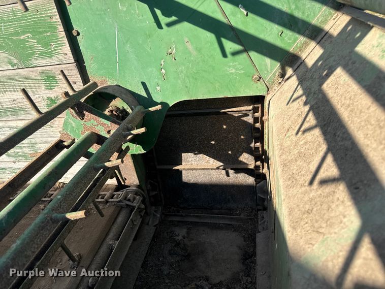 image for item FK0589 John Deere 214 silage wagon