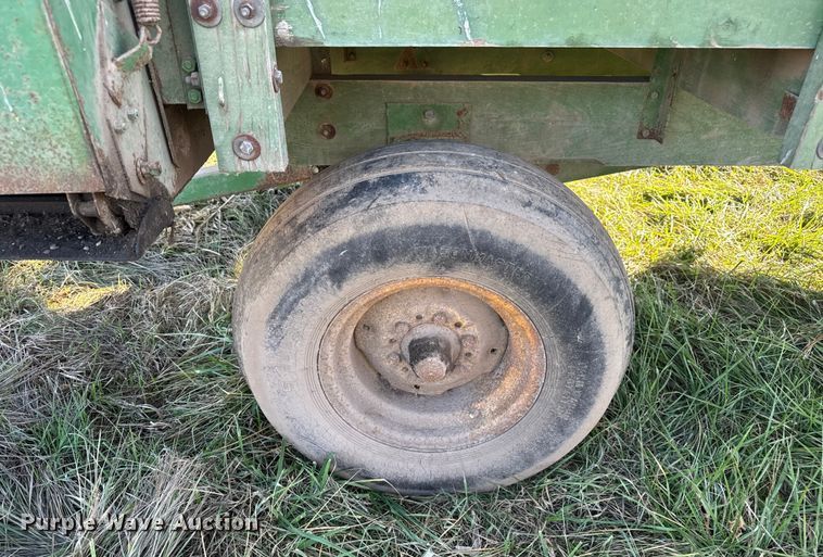 image for item FK0589 John Deere 214 silage wagon