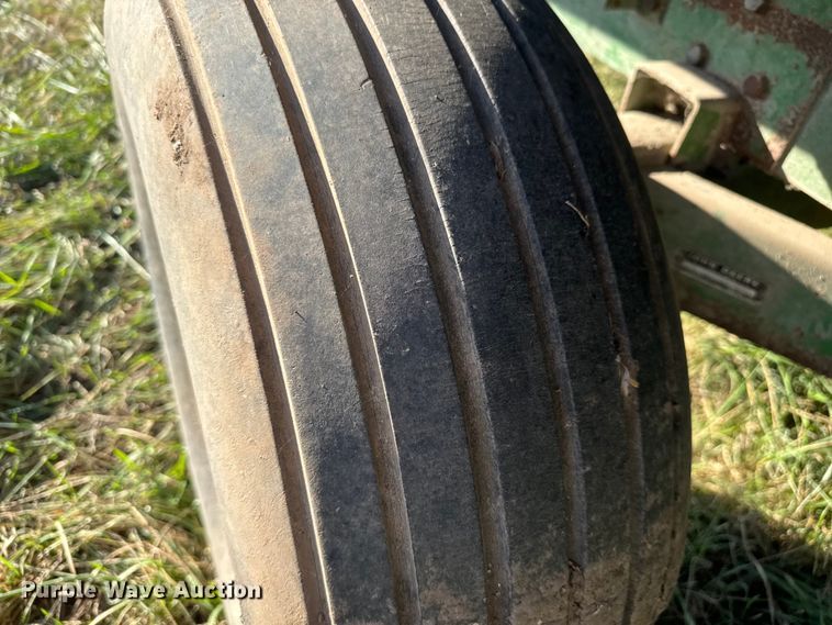 image for item FK0589 John Deere 214 silage wagon