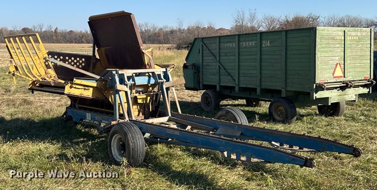 image for item FK0590 Haybuster 256 bale processor with feed wagon