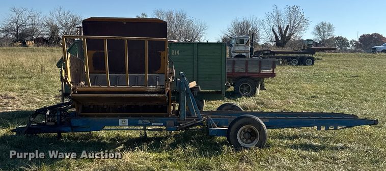 image for item FK0590 Haybuster 256 bale processor with feed wagon