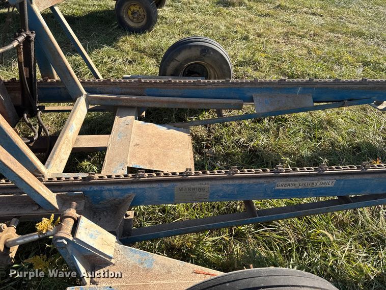 image for item FK0590 Haybuster 256 bale processor with feed wagon