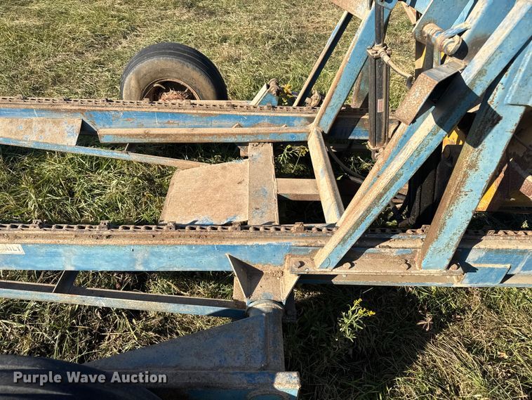 image for item FK0590 Haybuster 256 bale processor with feed wagon