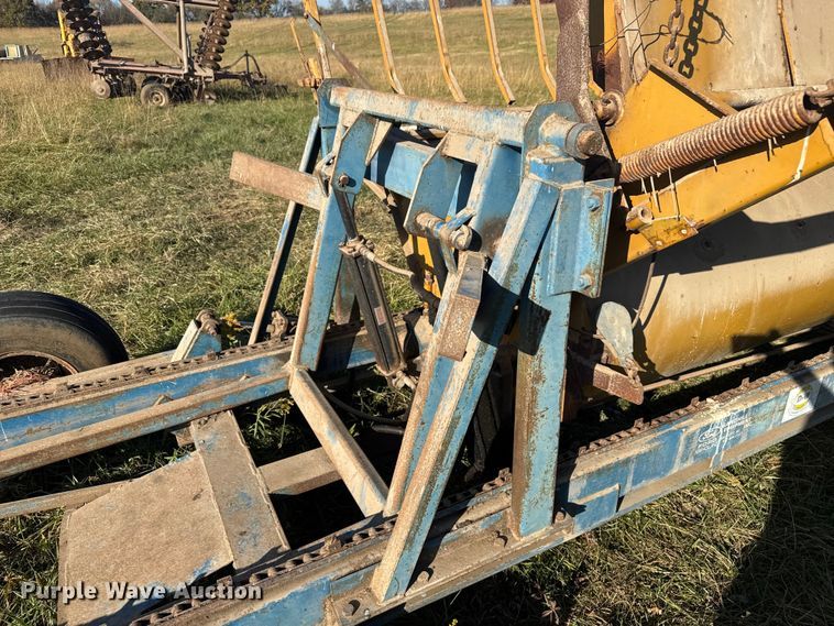 image for item FK0590 Haybuster 256 bale processor with feed wagon