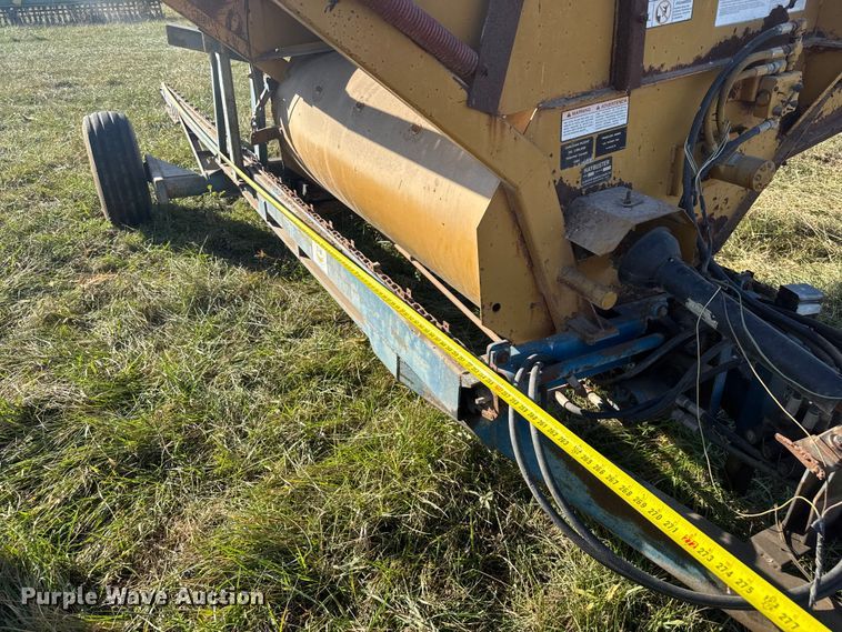image for item FK0590 Haybuster 256 bale processor with feed wagon