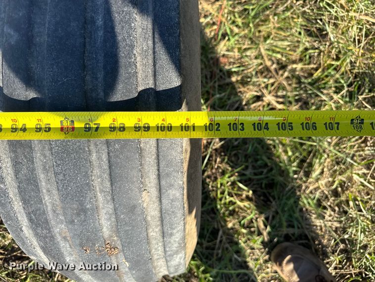 image for item FK0590 Haybuster 256 bale processor with feed wagon