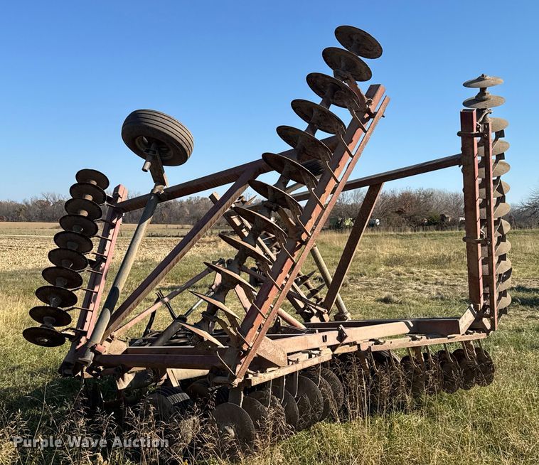 image for item FK0591 International 490 tandem disk