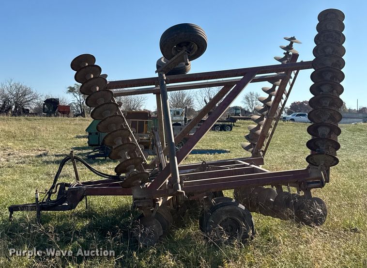 image for item FK0591 International 490 tandem disk