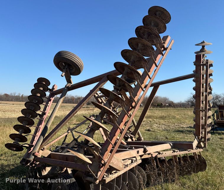 image for item FK0591 International 490 tandem disk