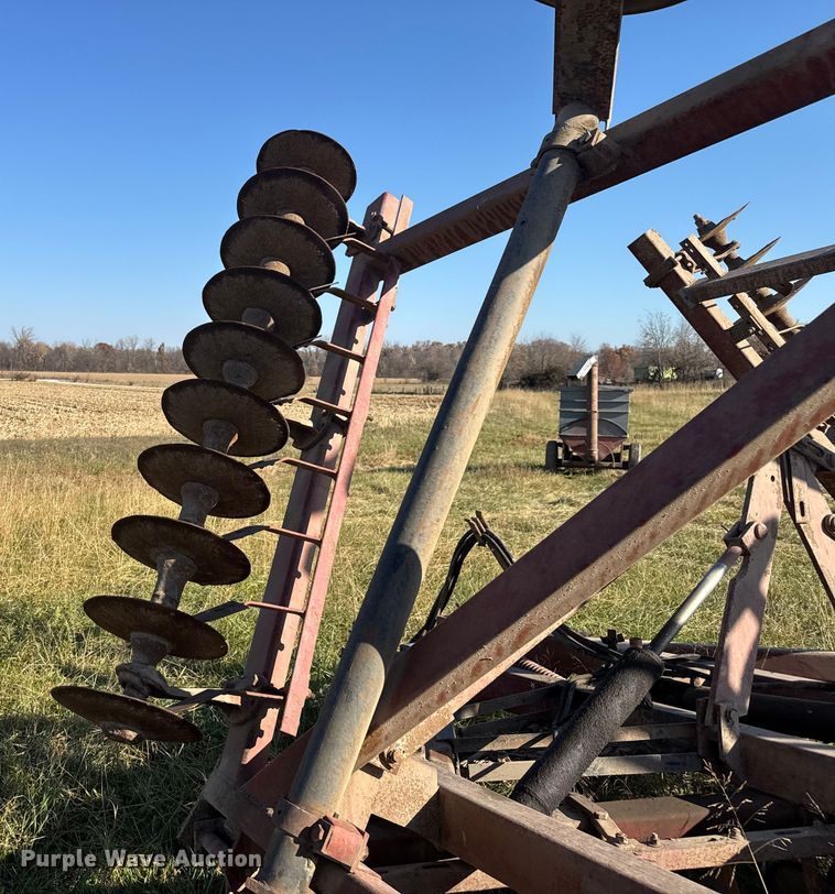 image for item FK0591 International 490 tandem disk