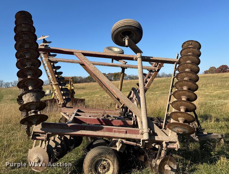 image for item FK0591 International 490 tandem disk