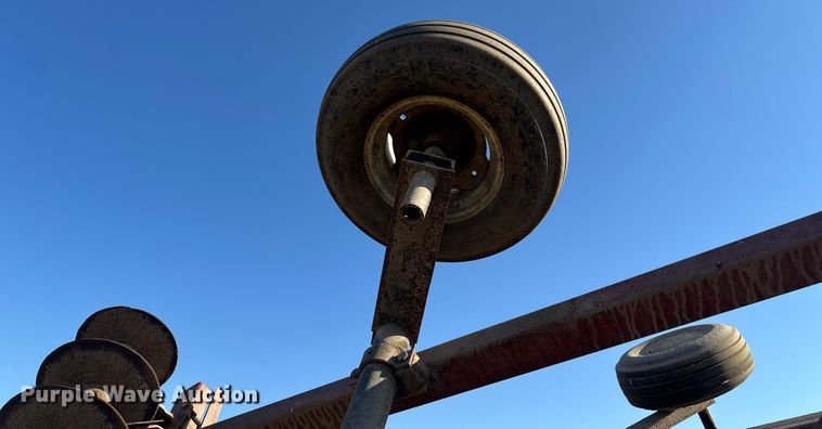 image for item FK0591 International 490 tandem disk