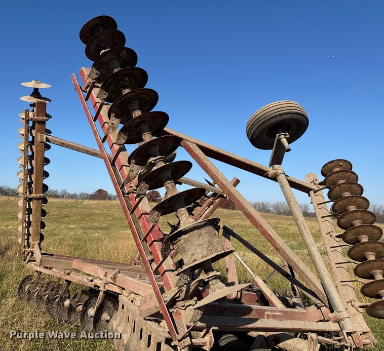 image for item FK0591 International 490 tandem disk