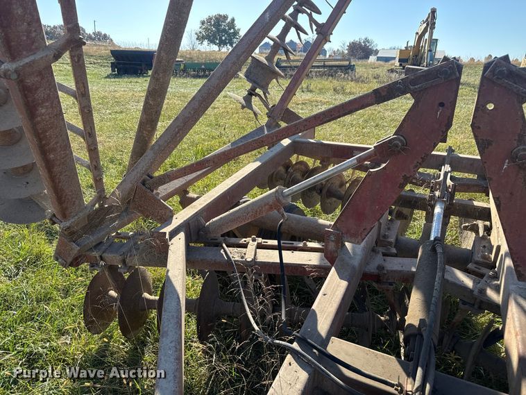 image for item FK0591 International 490 tandem disk