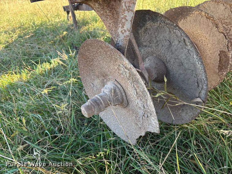 image for item FK0591 International 490 tandem disk