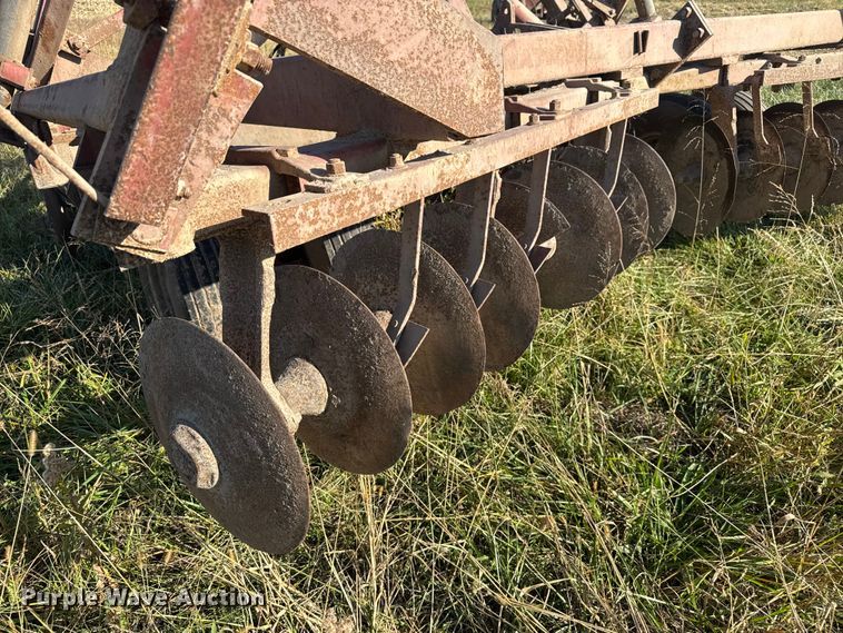 image for item FK0591 International 490 tandem disk